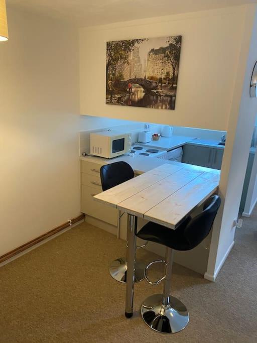 One Bedroom Ground Floor Flat Central Chichester Exterior foto
