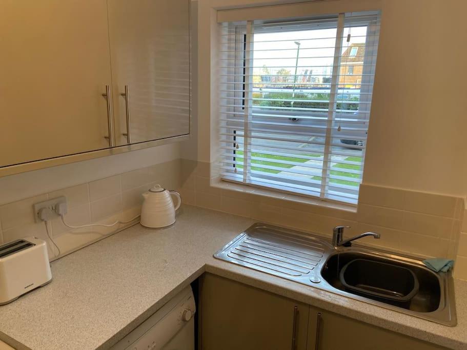One Bedroom Ground Floor Flat Central Chichester Exterior foto